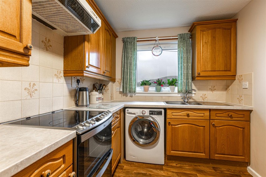 Images for 15 Balnakiel Terrace, Galashiels