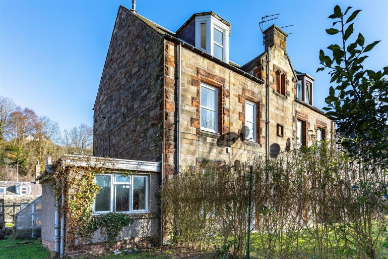 19 Stirling Place, Galashiels
