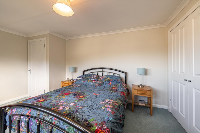 Images for 19 Pinnaclehill Park, Kelso