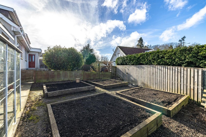 Images for 19 Pinnaclehill Park, Kelso