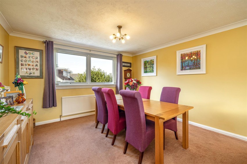 Images for 19 Pinnaclehill Park, Kelso