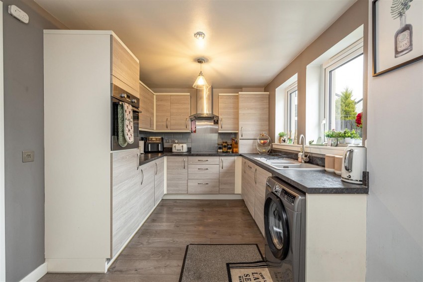 Images for 61 Kingfisher Grove, Galashiels