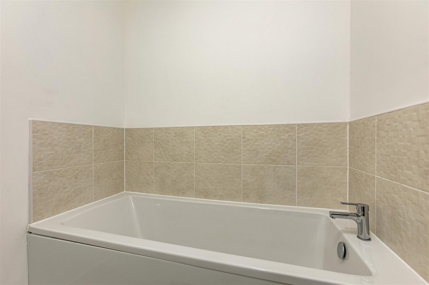 Images for 27 Stonyford, Lauder