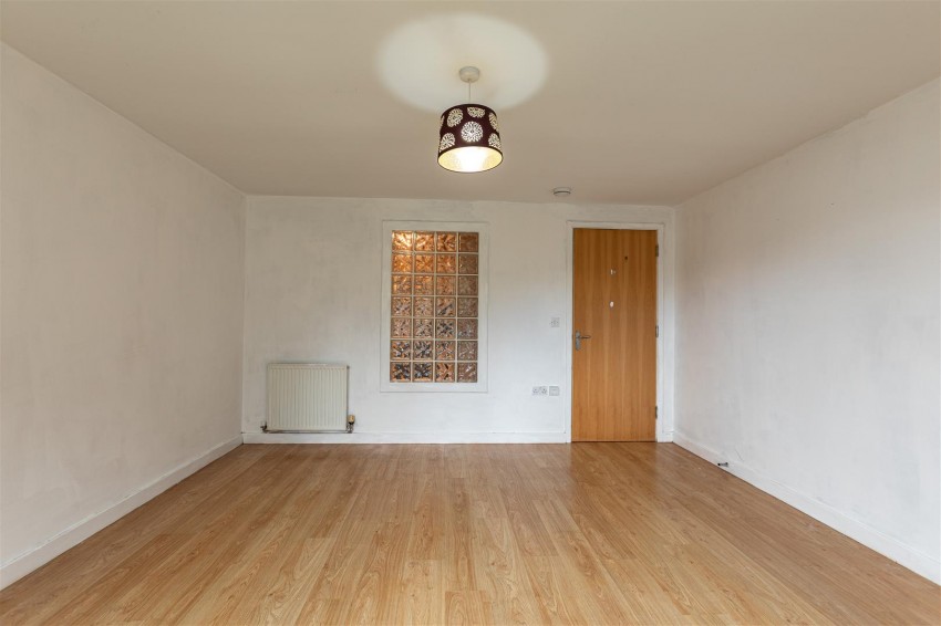 Images for 8/1 Weavers Linn, Tweedbank, Galashiels