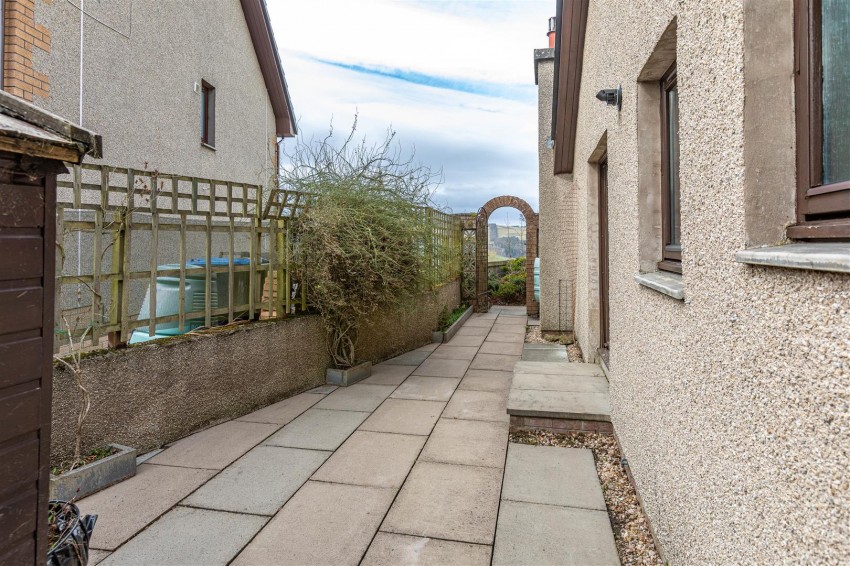 Images for 3 Peelgait, Selkirk