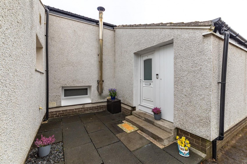 Images for 4 Heather Court, Galashiels