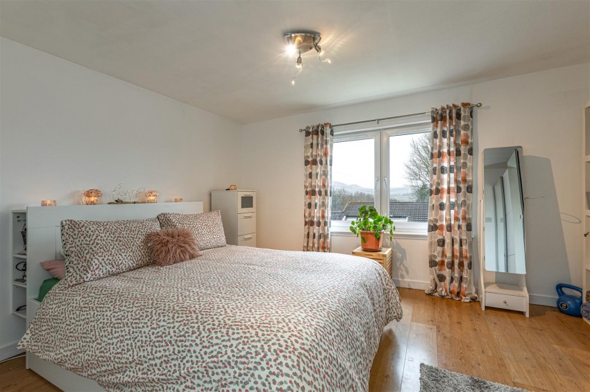 Images for 4 Heather Court, Galashiels