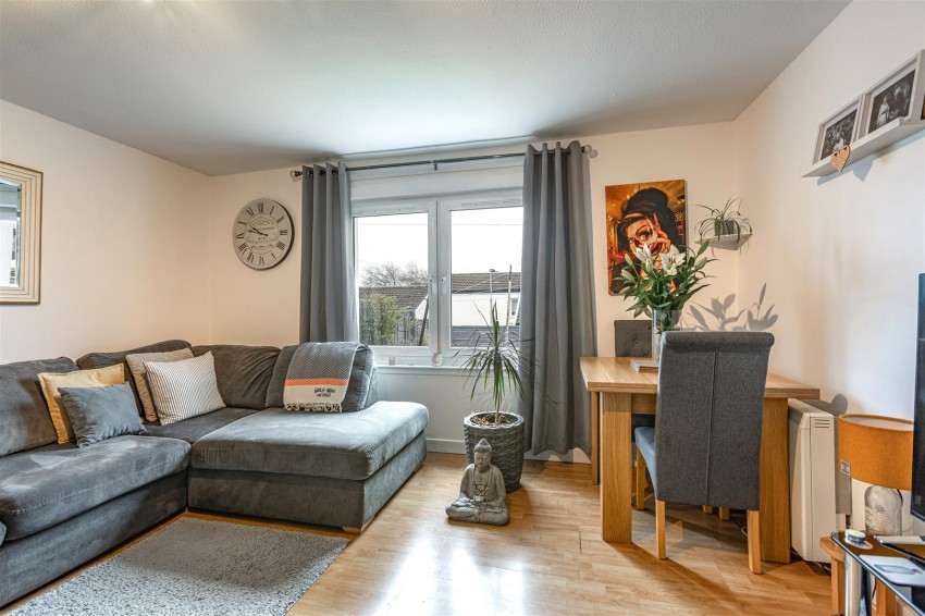 Images for 4 Heather Court, Galashiels