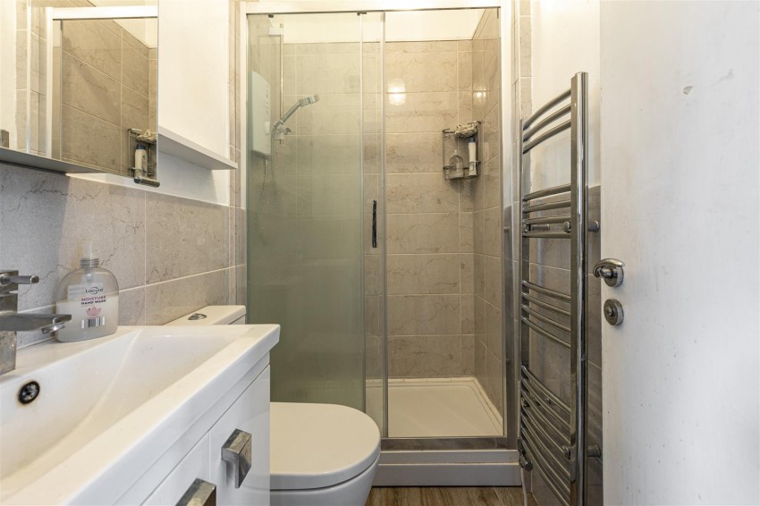 Images for 8 Mavis Bank, Selkirk