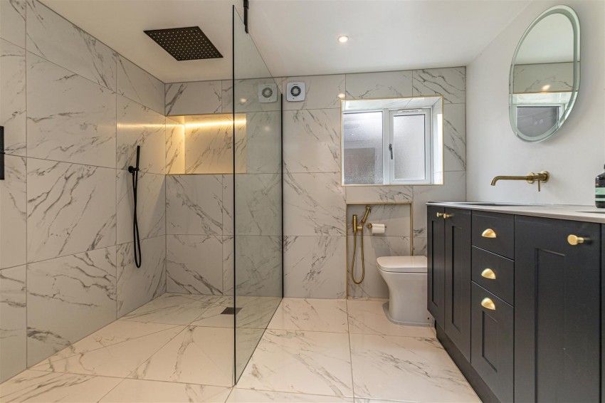 Images for 62 High Street, Galashiels