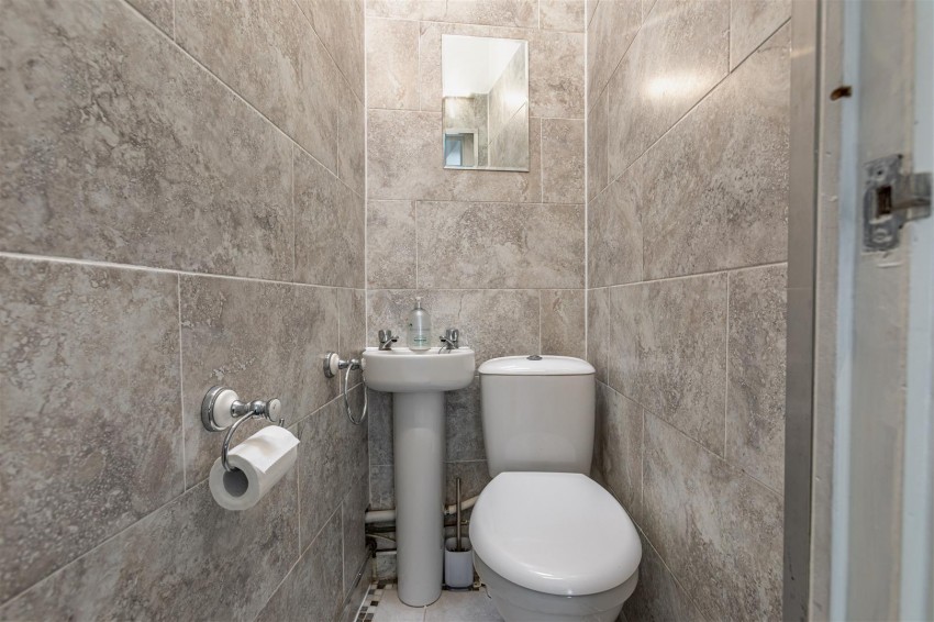 Images for 62 High Street, Galashiels