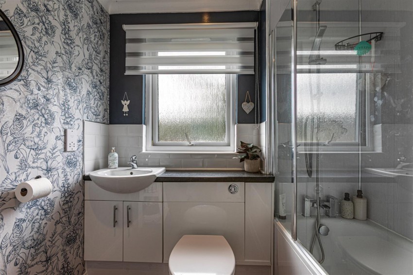 Images for 104 Craw Wood, Tweedbank, Galashiels