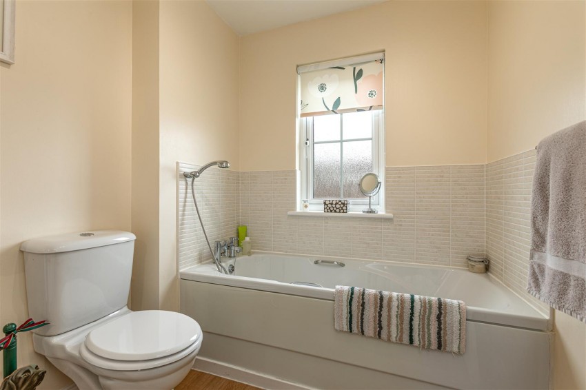 Images for 31 Weavers Linn, Tweedbank, Galashiels