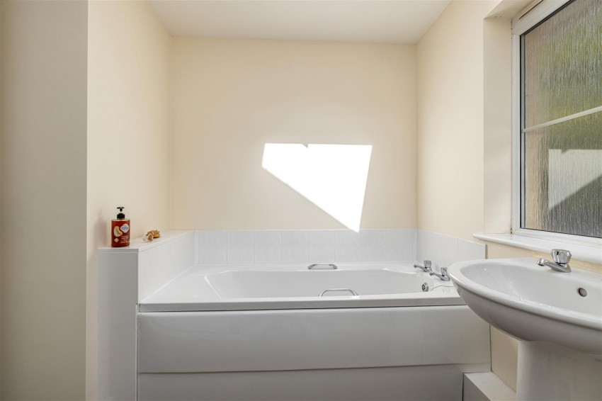 Images for 21 The Beeches, Tweedbank, Galashiels