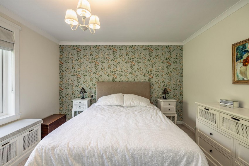 Images for 13 Priorsdene, Melrose