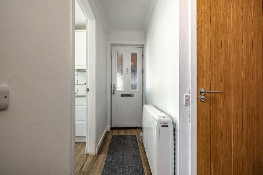 Images for 13 Priorsdene, Melrose