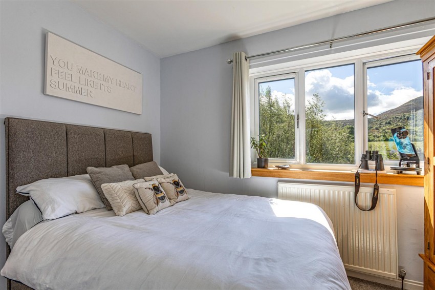 Images for 54 Eildon Crescent, Melrose