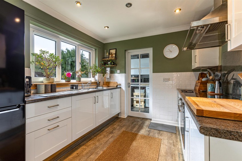 Images for 54 Eildon Crescent, Melrose