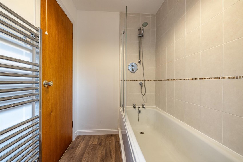 Images for 16 Quarrydene, Melrose