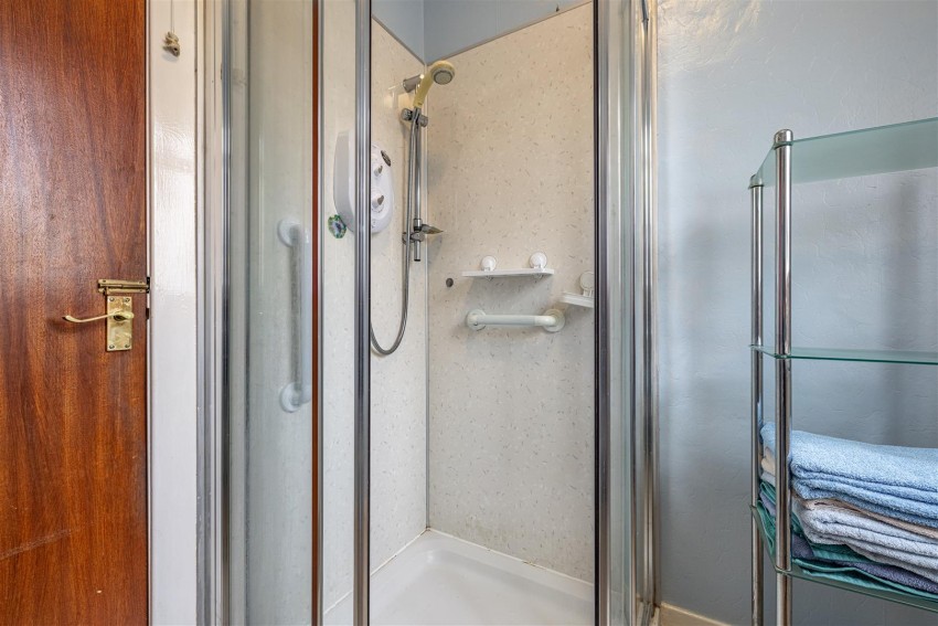 Images for 10 Glenfield Road East, Galashiels