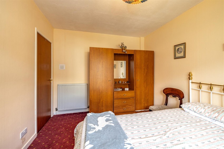 Images for 10 Glenfield Road East, Galashiels