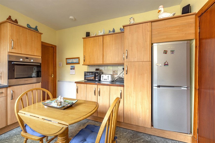Images for 10 Glenfield Road East, Galashiels