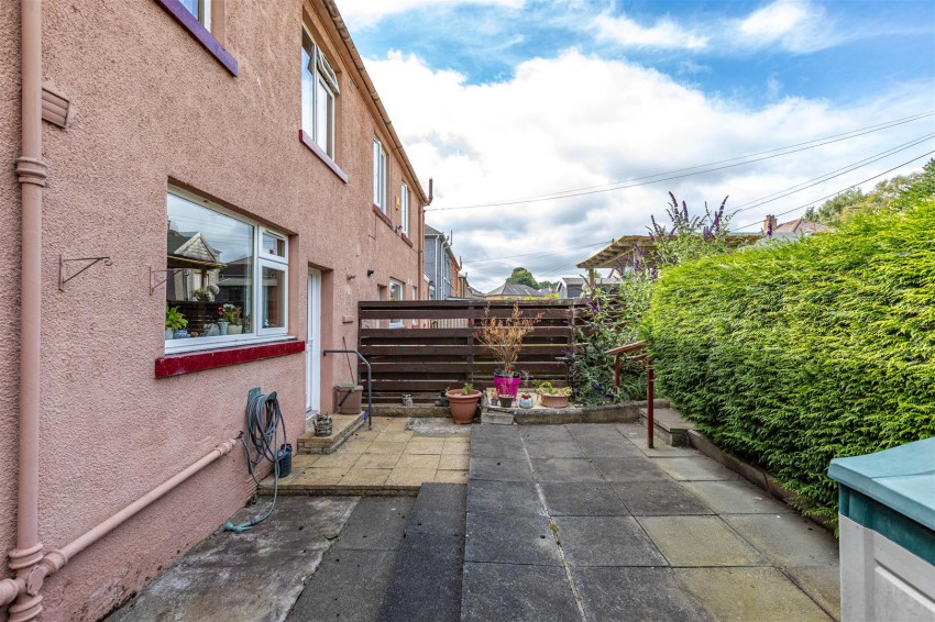 Images for 10 Glenfield Road East, Galashiels