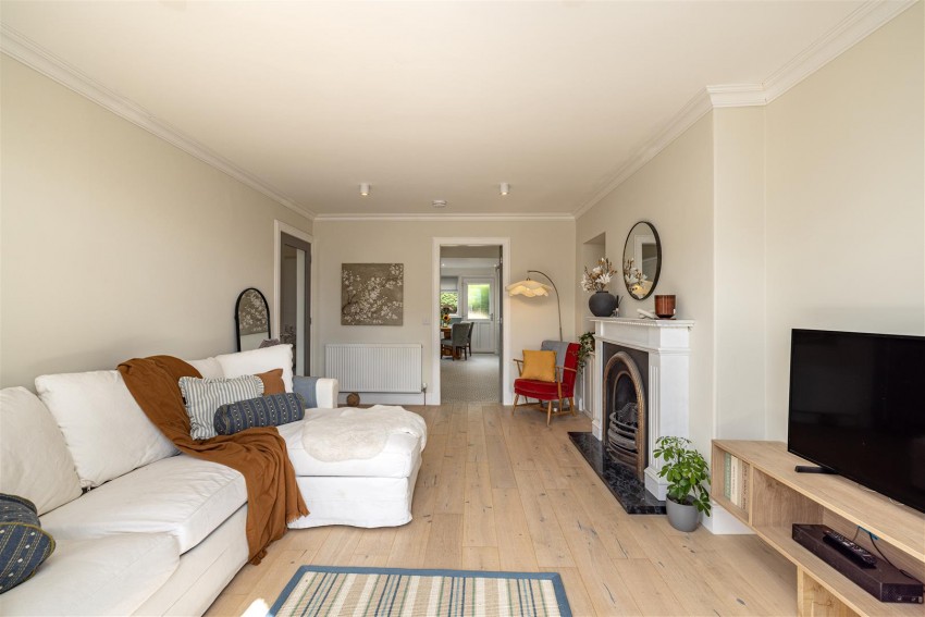 Images for 41 Eildon Crescent, Melrose